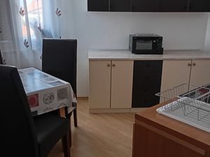 18780855-Ferienwohnung-4-Ližnjan-300x225-3