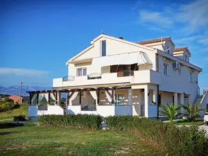 Ferienwohnung für 8 Personen (100 m²) in Ljubač