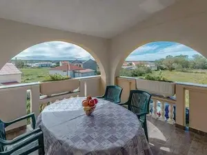 Ferienwohnung für 4 Personen (43 m²) in Ljubač