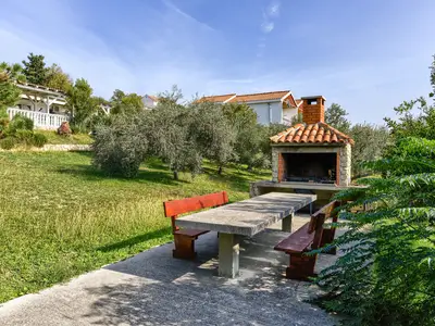 Ferienwohnung für 30 Personen (990 m²) in Ljubač 8/10