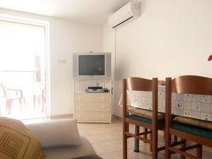 18510369-Ferienwohnung-5-Ljubacki Stanovi-300x225-5