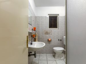 23510347-Ferienwohnung-5-Ljubač-300x225-2