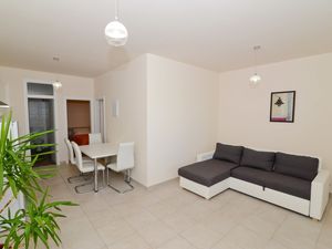 21541721-Ferienwohnung-4-Ljubač-300x225-3