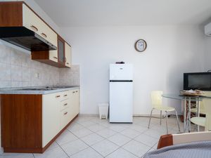 23956419-Ferienwohnung-2-Ljubač-300x225-3