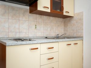 23956419-Ferienwohnung-2-Ljubač-300x225-4