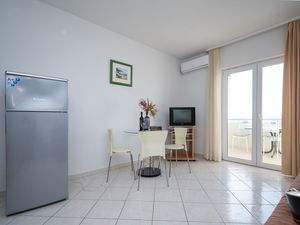 23956424-Ferienwohnung-4-Ljubač-300x225-5