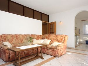 23928776-Ferienwohnung-10-Ljubač-300x225-2