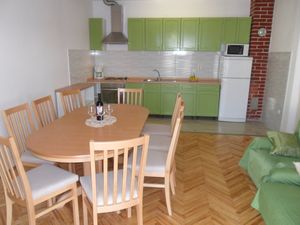 23928984-Ferienwohnung-8-Ljubač-300x225-2