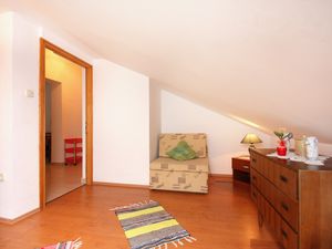 23928862-Ferienwohnung-5-Ljubač-300x225-3