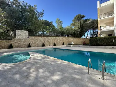 PoolOfHouse