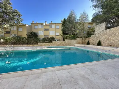 PoolOfHouse