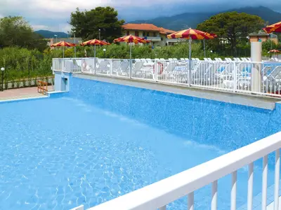 PoolOfHouse
