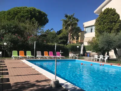 PoolOfHouse
