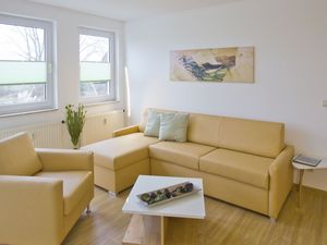 23070865-Ferienwohnung-4-Lobbe (Rügen)-300x225-4