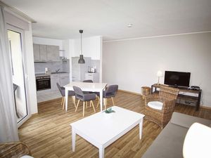 23956769-Ferienwohnung-4-Lobbe (Rügen)-300x225-5