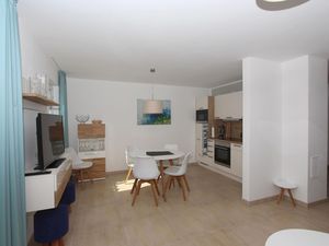 23957089-Ferienwohnung-4-Lobbe (Rügen)-300x225-5