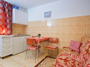 23724139-Ferienwohnung-3-Loborika-300x225-2