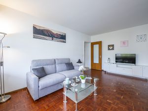 23707310-Ferienwohnung-4-Locarno-300x225-3