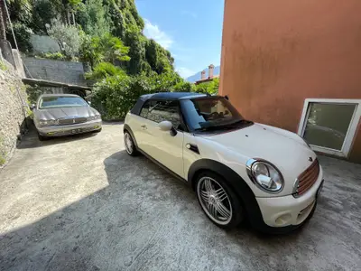 Natürlich haben wir für unsere Feriengäste auch einen abschliessbaren Parkplatz im Innenhof.