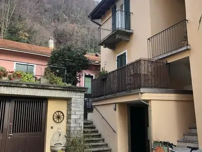 Wohnung im zweiten Stock mit Balcon im einen sehr ruhigen Innenhof