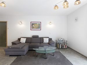 19377861-Ferienwohnung-4-Lörrach-300x225-4