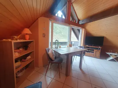 Esstisch Blick auf die Mosel und Zugang zum Balkon