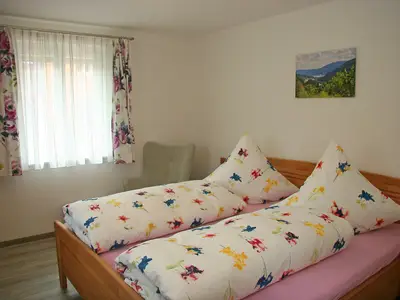 Wohn-Schlafbereich in der FeWo am Haslachwald