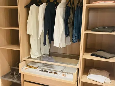 Kleiderschrank