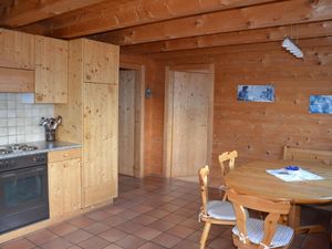 19160599-Ferienwohnung-6-Lohn GR-300x225-2