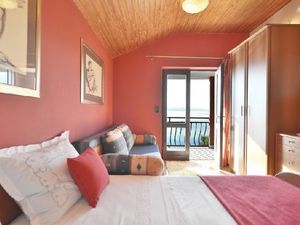 Ferienwohnung mit Schlafzimmer (80 m²) in Lokva Rogoznica