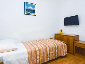 23730671-Ferienwohnung-4-Lokva Rogoznica-300x225-2