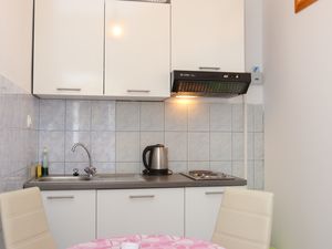 22099323-Ferienwohnung-4-Lokva Rogoznica-300x225-2