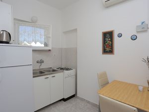 22623649-Ferienwohnung-2-Lokva Rogoznica-300x225-3