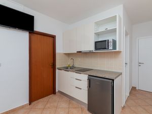 24017632-Ferienwohnung-3-Lokva Rogoznica-300x225-5