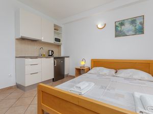 24017637-Ferienwohnung-2-Lokva Rogoznica-300x225-5