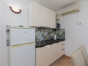 24017638-Ferienwohnung-4-Lokva Rogoznica-300x225-4