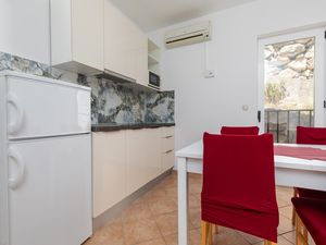 24017641-Ferienwohnung-4-Lokva Rogoznica-300x225-3