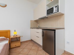 24017643-Ferienwohnung-2-Lokva Rogoznica-300x225-2