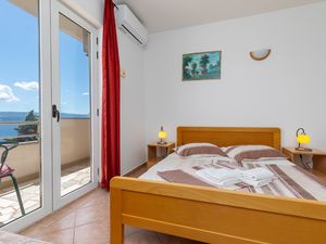 24017643-Ferienwohnung-2-Lokva Rogoznica-300x225-4