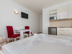 24017644-Ferienwohnung-2-Lokva Rogoznica-300x225-3