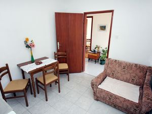 23927998-Ferienwohnung-4-Lokva Rogoznica-300x225-1