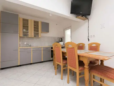 Ferienwohnung für 6 Personen (65 m²) in Lokva Rogoznica 3/10