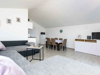 Ferienwohnung für 5 Personen (60 m²) in Lokva Rogoznica 5/10