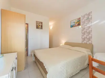 Ferienwohnung für 2 Personen (24 m²) in Lokva Rogoznica 5/10