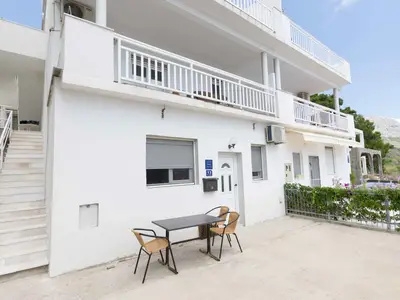 Ferienwohnung für 4 Personen (35 m²) in Lokva Rogoznica 1/10
