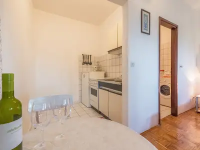Ferienwohnung für 2 Personen (24 m²) in Lokva Rogoznica 2/10