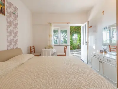Ferienwohnung für 2 Personen (24 m²) in Lokva Rogoznica 5/10