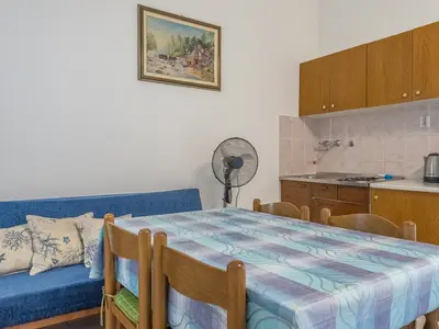 Ferienwohnung für 3 Personen (52 m²) in Lokva Rogoznica 4/10