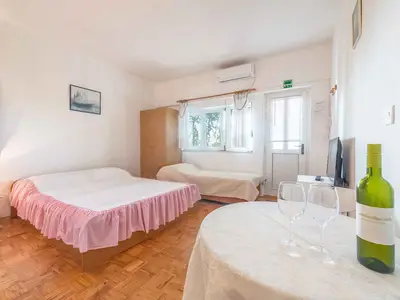 Ferienwohnung für 2 Personen (24 m²) in Lokva Rogoznica 5/10