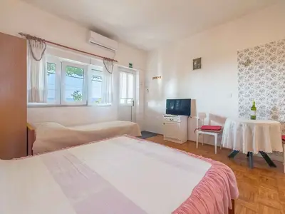 Ferienwohnung für 2 Personen (24 m²) in Lokva Rogoznica 7/10
